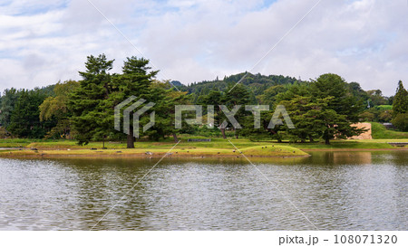 岩手県／世界遺産・無量光院跡と金鶏山 108071320