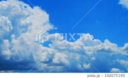 6月の青空と雲の風景 6月の青空と雲の風景 108075190