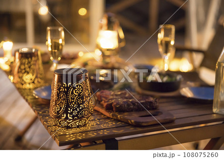 グランピング料理イメージ　グランピングディナー 108075260