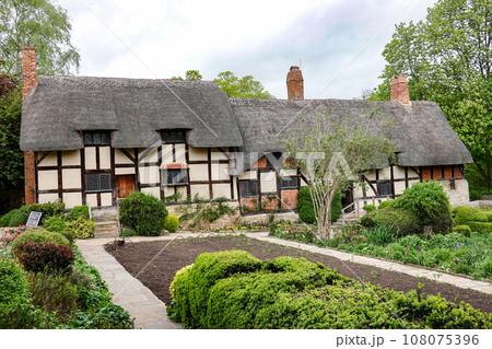 イギリス ストラットフォードアポン イギリス ストラットフォードアポン 108075396