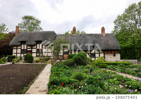 イギリス　ストラットフォードアポン 108075401