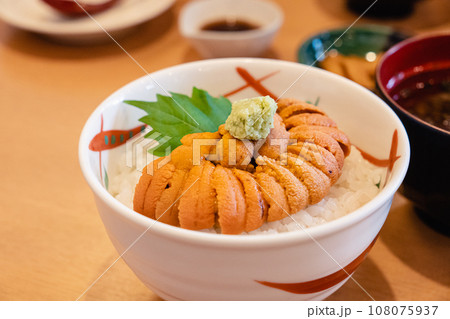 生うに丼 108075937