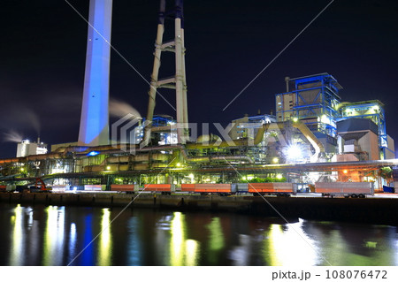 【愛媛県】製紙工場の夜景(四国中央市) 【愛媛県】製紙工場の夜景(四国中央市) 108076472