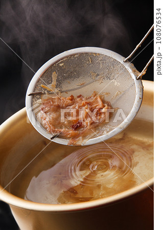 かつお節　　出汁取り 108076534