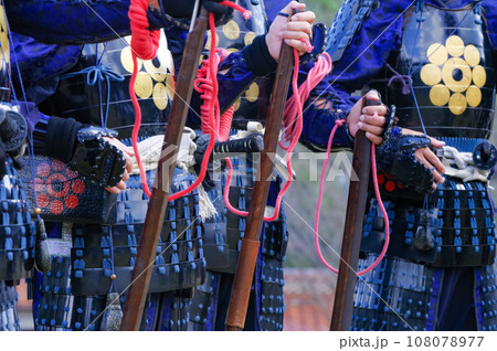 火縄銃を構える男性 火縄銃を構える男性 108078977