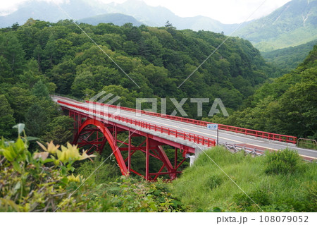 八ヶ岳高原の名所である東沢橋 108079052