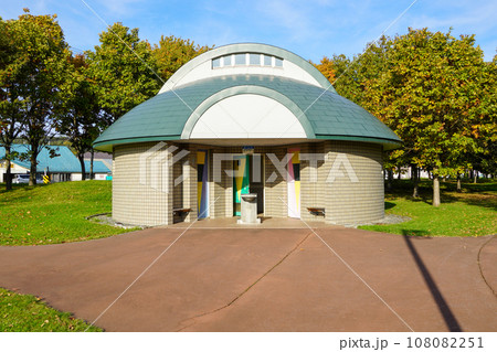三笠運動公園・子ドームトイレ 108082251