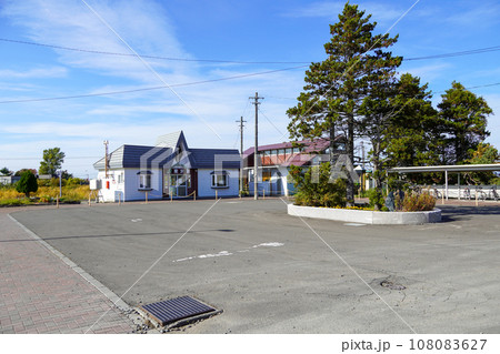 栗沢駅前広場（室蘭本線・JR北海道） 108083627
