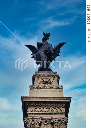Griffin on Sir Horace Jones's Temple Bar Memorial. London, UK. 108084641