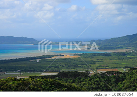 石垣島、野底岳周辺の風景 石垣島、野底岳周辺の風景 108087054