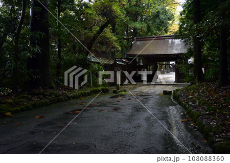 雄山神社前立社壇(富山県立山町) 108088360