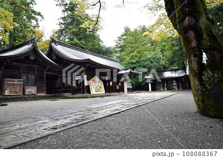 雄山神社前立社壇(富山県立山町) 108088367