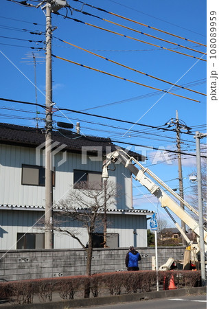 電柱の交換工事 108089959