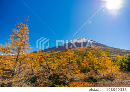 奥庭の紅葉 富士山 富士山五合目 吉田口 奥庭の紅葉 富士山 富士山五合目 吉田口 108090338