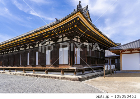 三十三間堂 本堂(京都市東山区三十三間堂廻町) 三十三間堂 本堂(京都市東山区三十三間堂廻町) 108090453