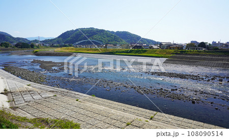 黄瀬川と奥に見える香貫大橋 黄瀬川と奥に見える香貫大橋 108090514