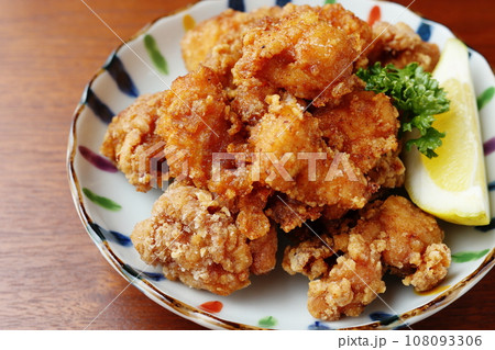 鶏の唐揚げ 108093306