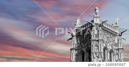 Saint-Jacques Tower (Tour Saint-Jacques) against the background of a beautiful sky at sunset. Located on Rivoli street, Paris, France. This 52 m Flamboyant Gothic tower (XVI century) Saint-Jacques Tower (Tour Saint-Jacques) against the background of a beautiful sky at sunset. Located on Rivoli street, Paris, France. This 52 m Flamboyant Gothic tower (XVI century) 108095087