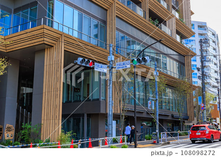 東京　渋谷区 代官山の都市風景　フォレストゲート代官山 108098272