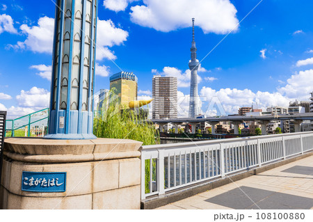 隅田川から見る東京スカイツリー 隅田川から見る東京スカイツリー 108100880