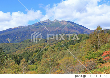 秋の野麦峠から望む乗鞍岳 秋の野麦峠から望む乗鞍岳 108101078