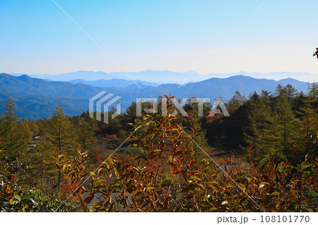 志賀草津高原ルート　殺生河原付近からの眺め　山並の風景　　　　 108101770