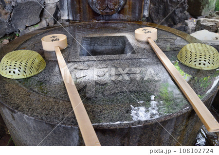 一粒萬倍の御神水(品川神社 摂社 阿那稲荷神社 下社)東京都品川区 一粒萬倍の御神水(品川神社 摂社 阿那稲荷神社 下社)東京都品川区 108102724