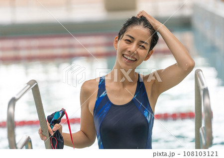 大人のスイミング 108103121