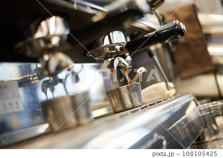 espresso shot from coffee machine espresso shot from coffee machine 108105425