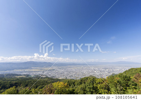西蔵王公園の展望広場からみた山形市内　俯瞰　山形県山形市 108105641