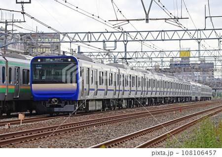 東海道本線　大船ー戸塚　JR東日本　E235系1000番台　F-30編成（大船） 108106457