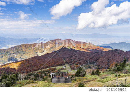 秋の山形蔵王 地蔵山頂駅からみた山形市街方面の俯瞰 山形県山形市 秋の山形蔵王 地蔵山頂駅からみた山形市街方面の俯瞰 山形県山形市 108106993