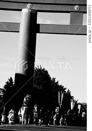時代祭り　岡崎公園行進　白黒写真 108108651