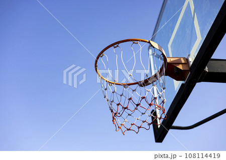 Outdoor Basketball Hoop. Old Basketball Bord On Sky Background. 108114419