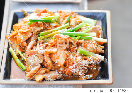 stir fried pork with chinese cabbage and kim chi 108114985