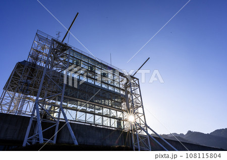 桜咲く季節 夕焼け日差し背景に野外劇場風景(南阿蘇桜公園・野外アスペクタ)南阿蘇 桜咲く季節 夕焼け日差し背景に野外劇場風景(南阿蘇桜公園・野外アスペクタ)南阿蘇 108115804