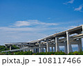 爽やかな青空と高速道路 108117466