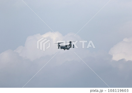 陸上自衛隊　オスプレイ　V-22 108119603
