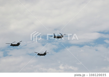 陸上自衛隊　航空機 108120035