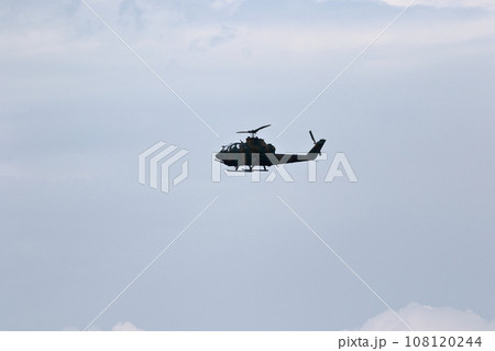 陸上自衛隊　航空機 108120244