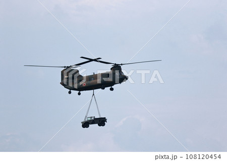 陸上自衛隊　航空機 108120454
