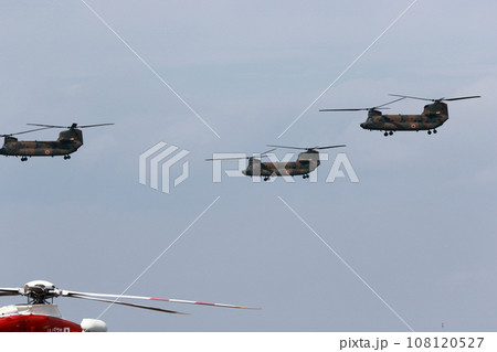 陸上自衛隊　航空機 108120527