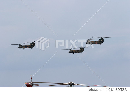 陸上自衛隊　航空機 108120528