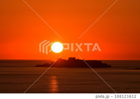 軍艦島の夕景 108121612