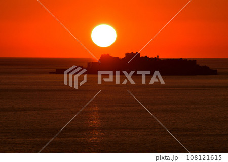 軍艦島の夕景 軍艦島の夕景 108121615