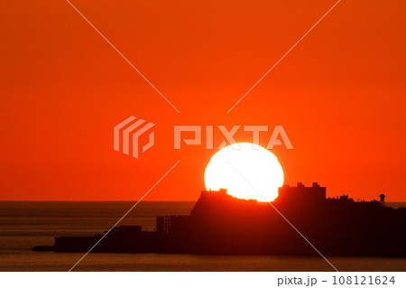 軍艦島の夕景 108121624