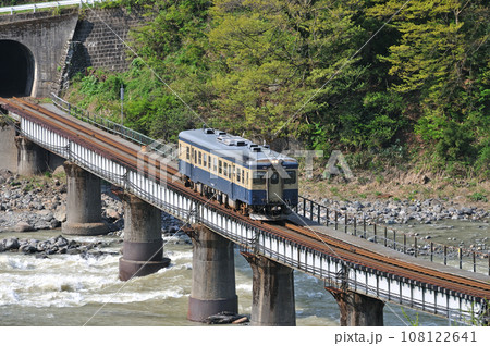 大糸線　根知ー小滝　JR西日本　キハ52-125（糸魚川） 108122641