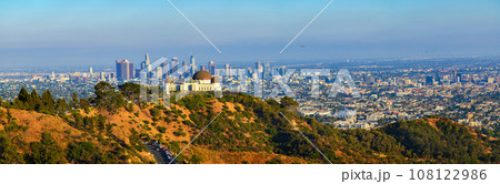 Panorama of Griffith Observatory and Los Angeles skyline 108122986