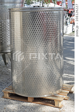 Silo Tank Pallet 108126227