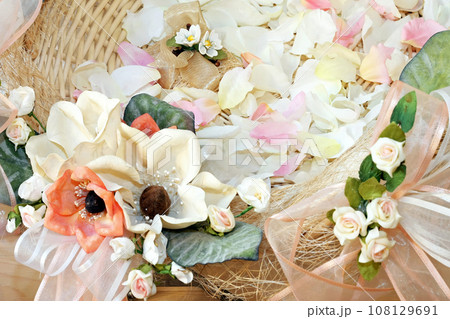 Weeding floral Weeding floral 108129691